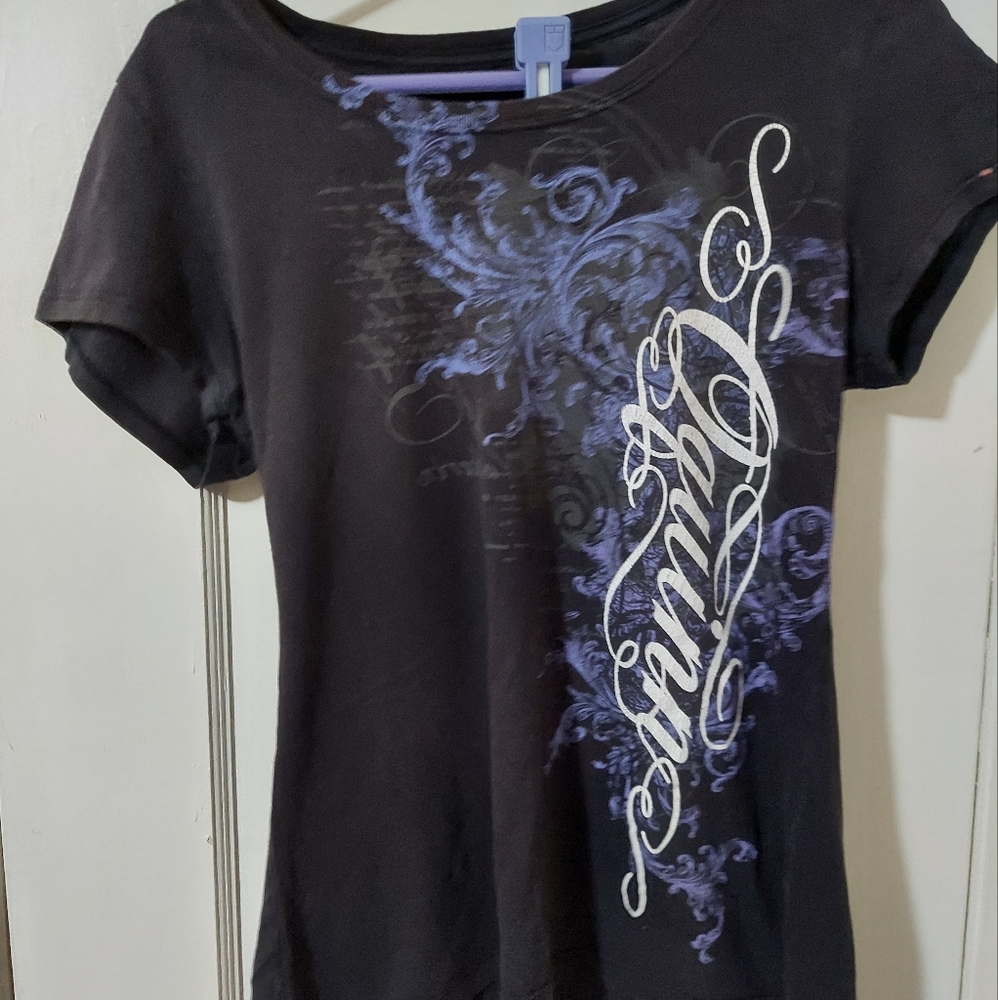 **Large Quinn T-Shirt